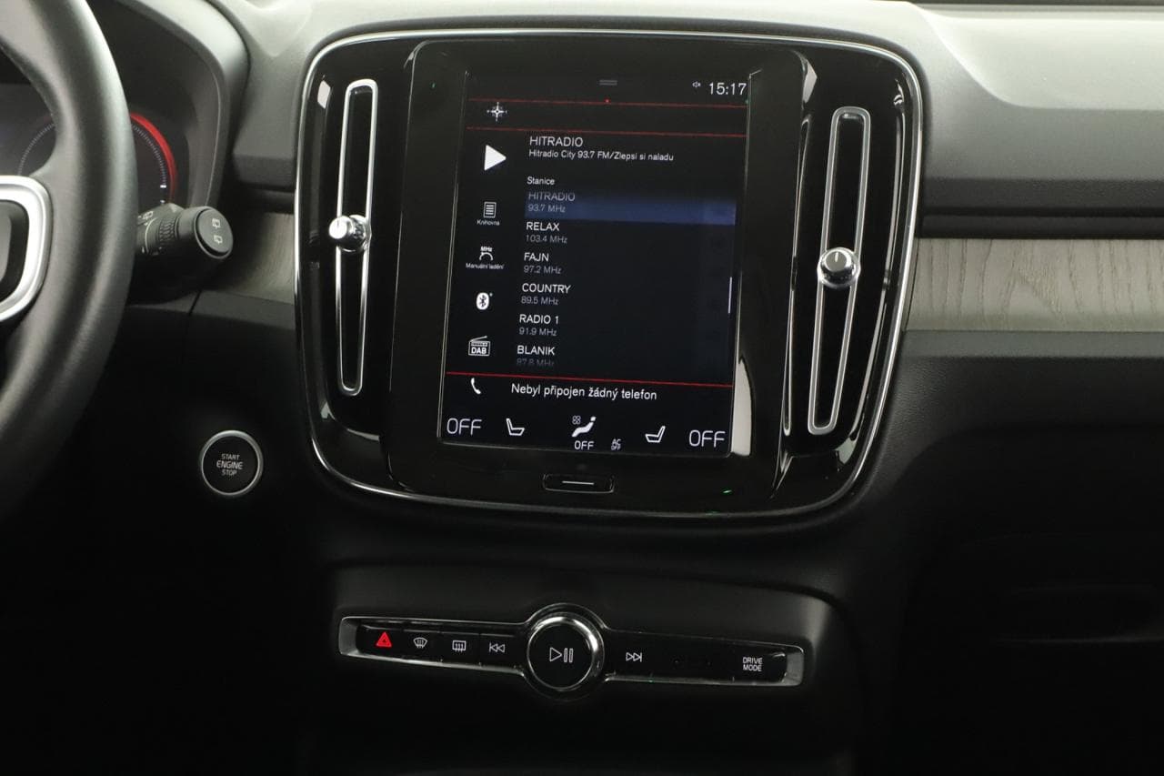 2020 Volvo XC40 - 36