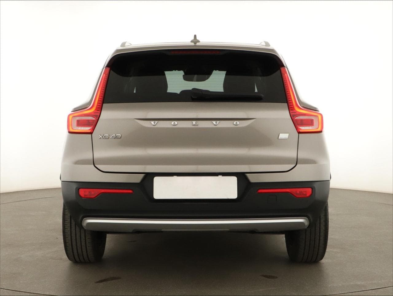 2020 Volvo XC40 - 11