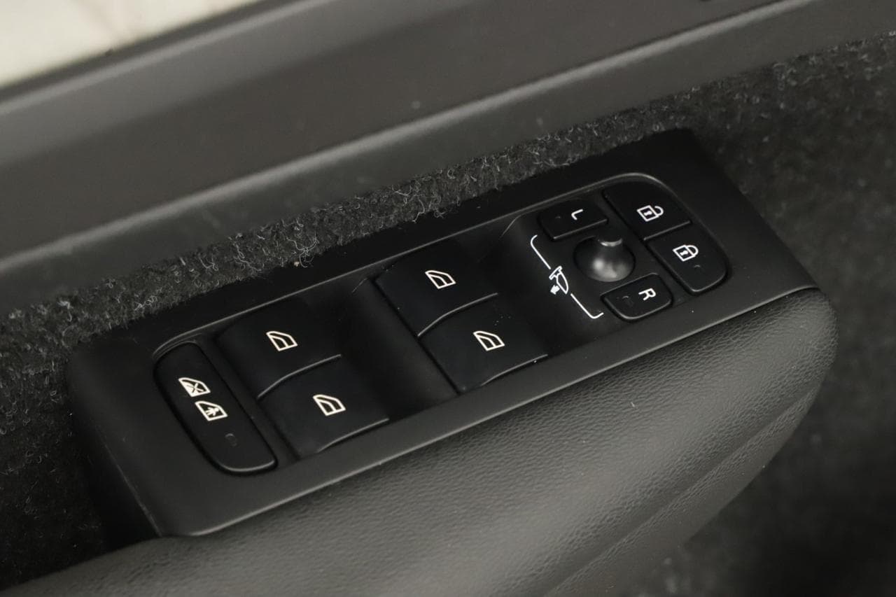 2020 Volvo XC40 - 30