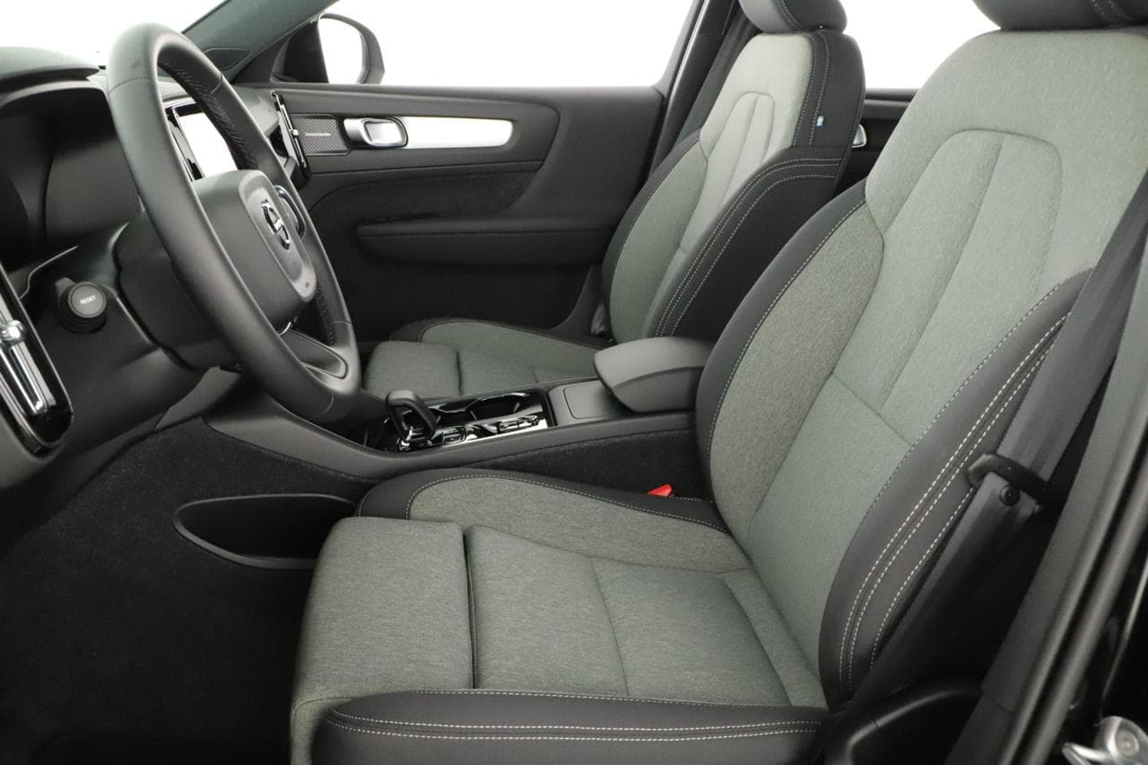 2026 Volvo XC40 - 21