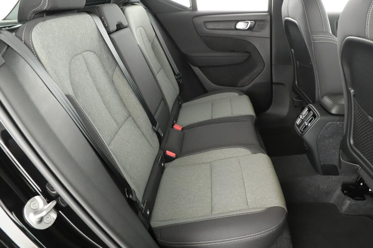 2026 Volvo XC40 - 18