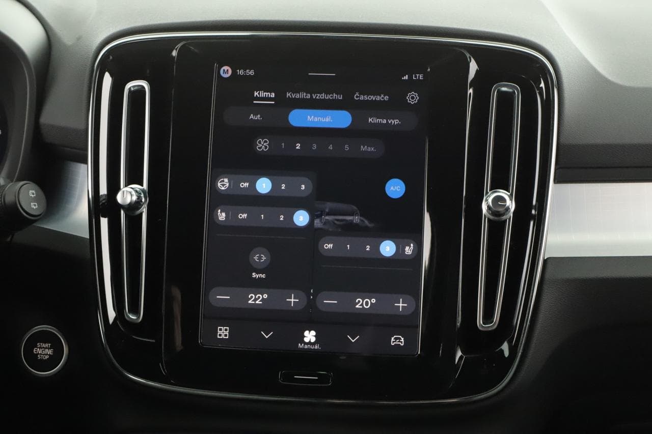 2026 Volvo XC40 - 28