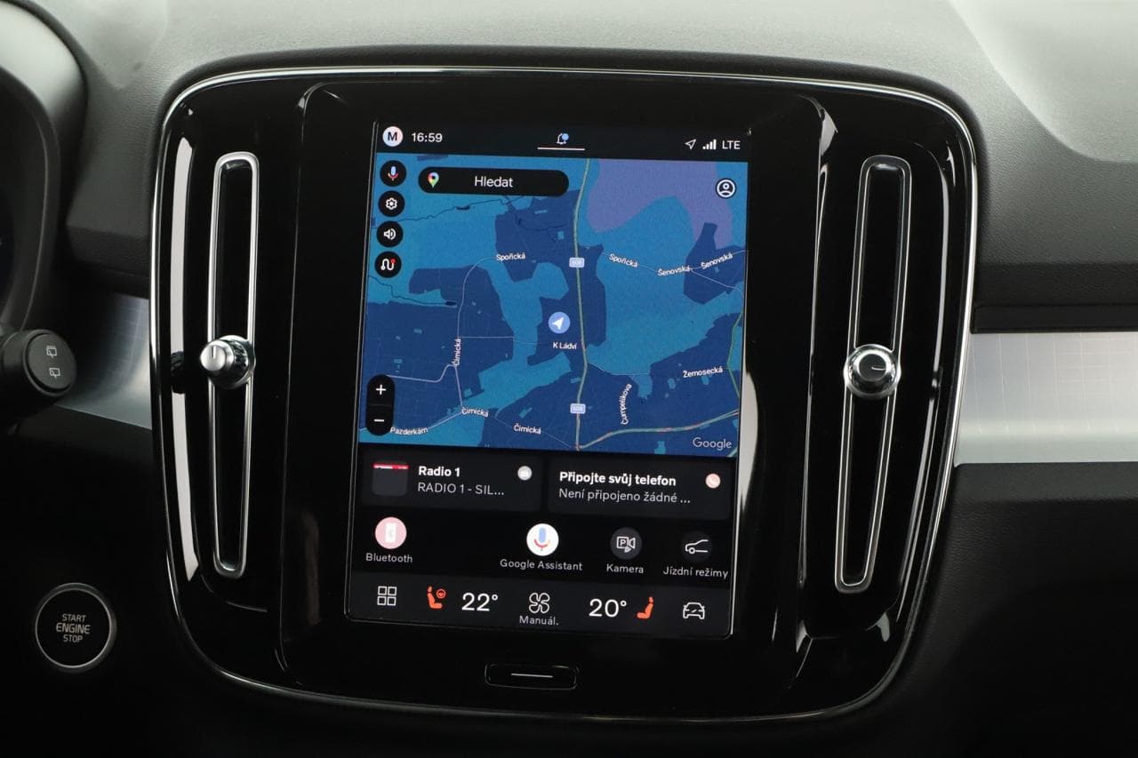 2026 Volvo XC40 - 33