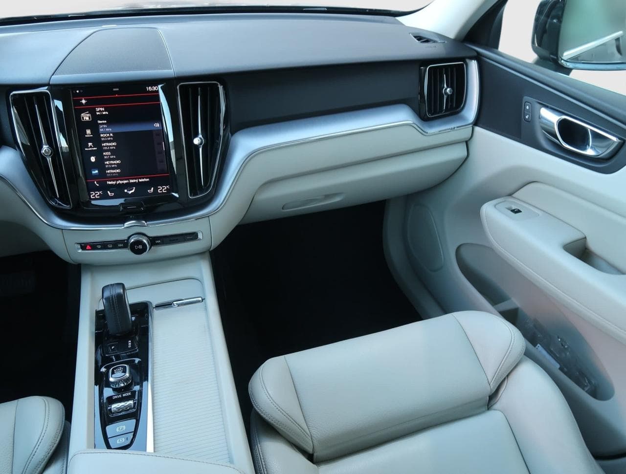 2020 Volvo XC60 - 11