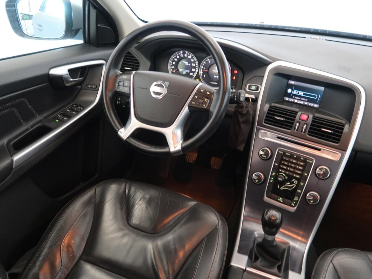 2011 Volvo XC60 - 17