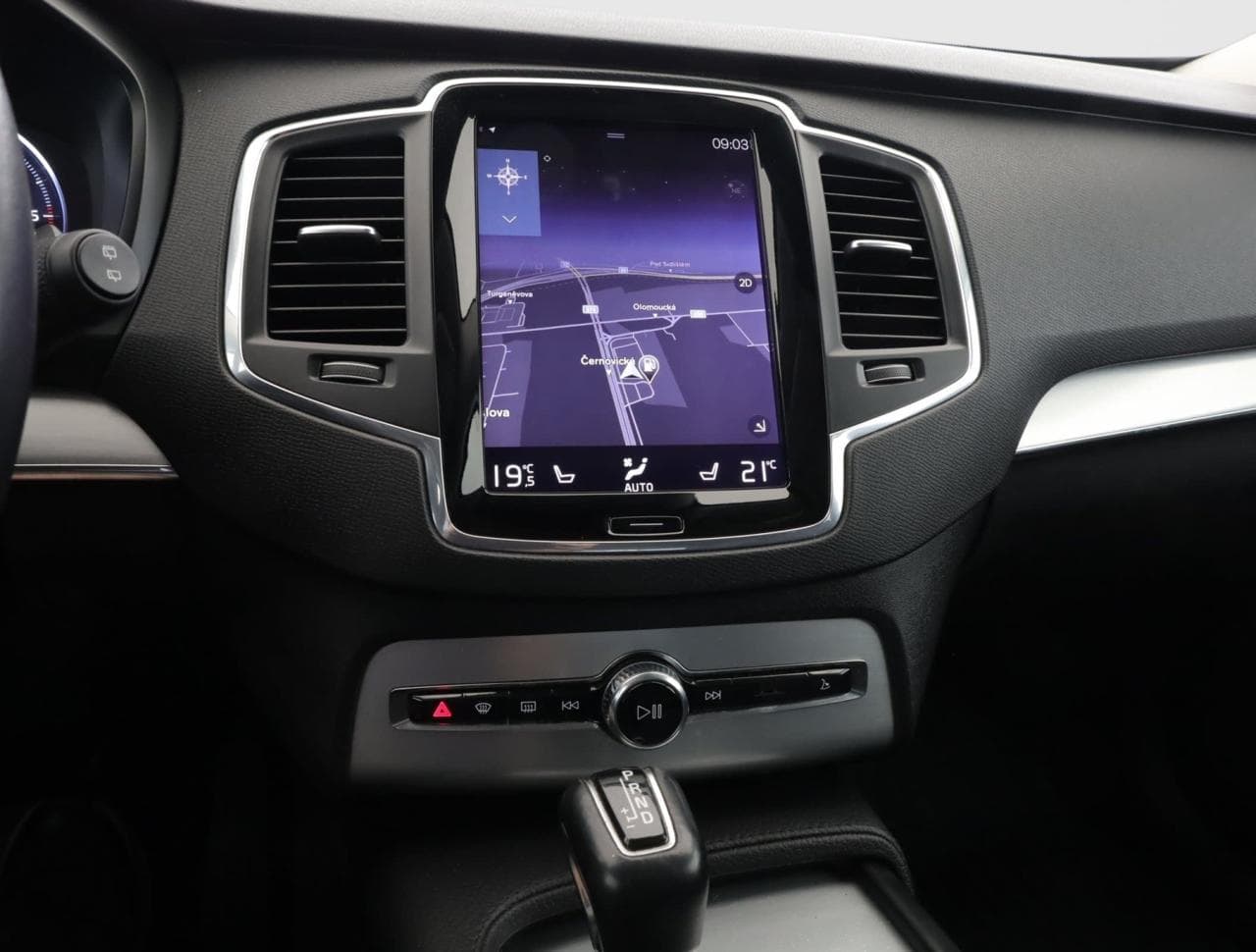 2016 Volvo XC90 - 33