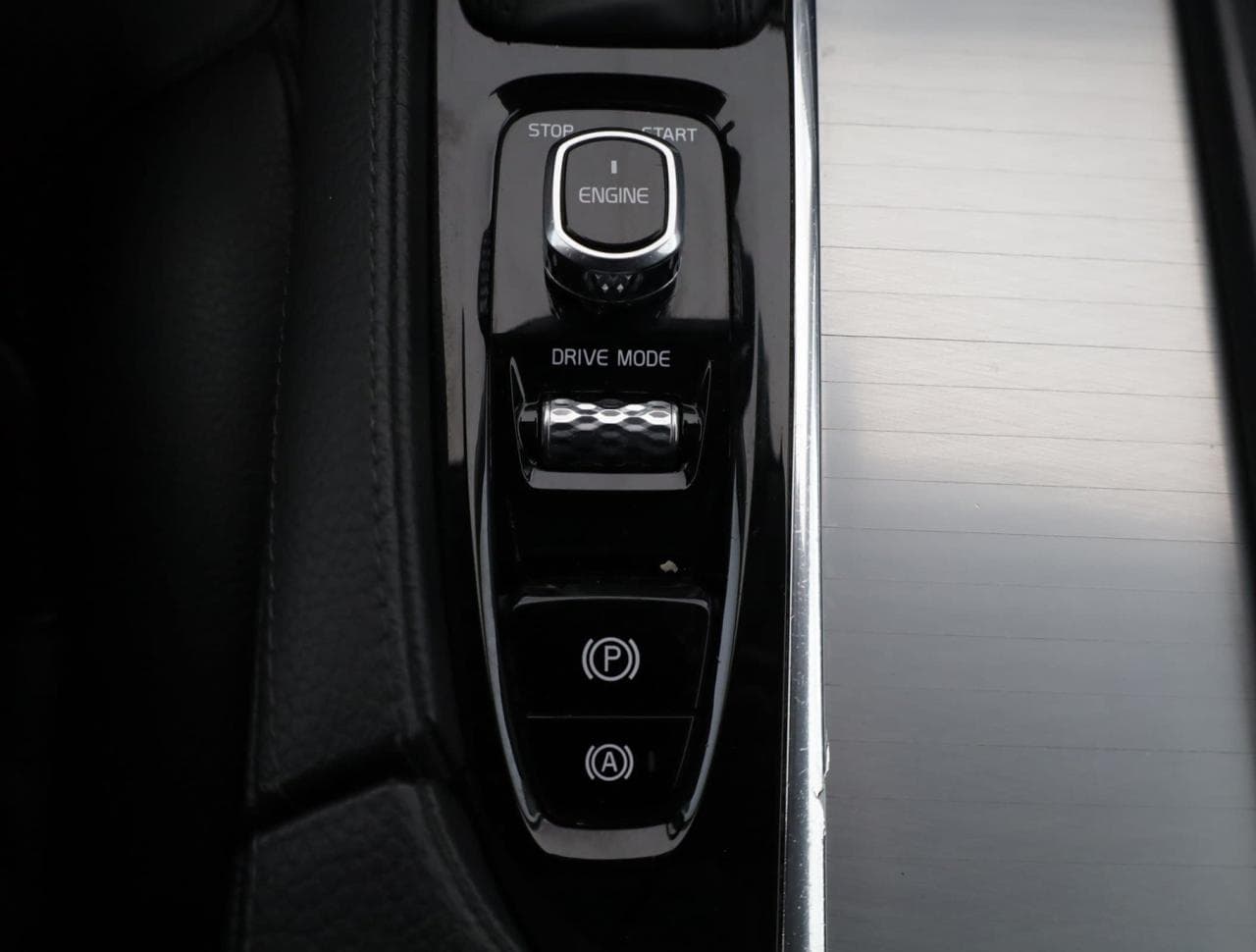 2016 Volvo XC90 - 36