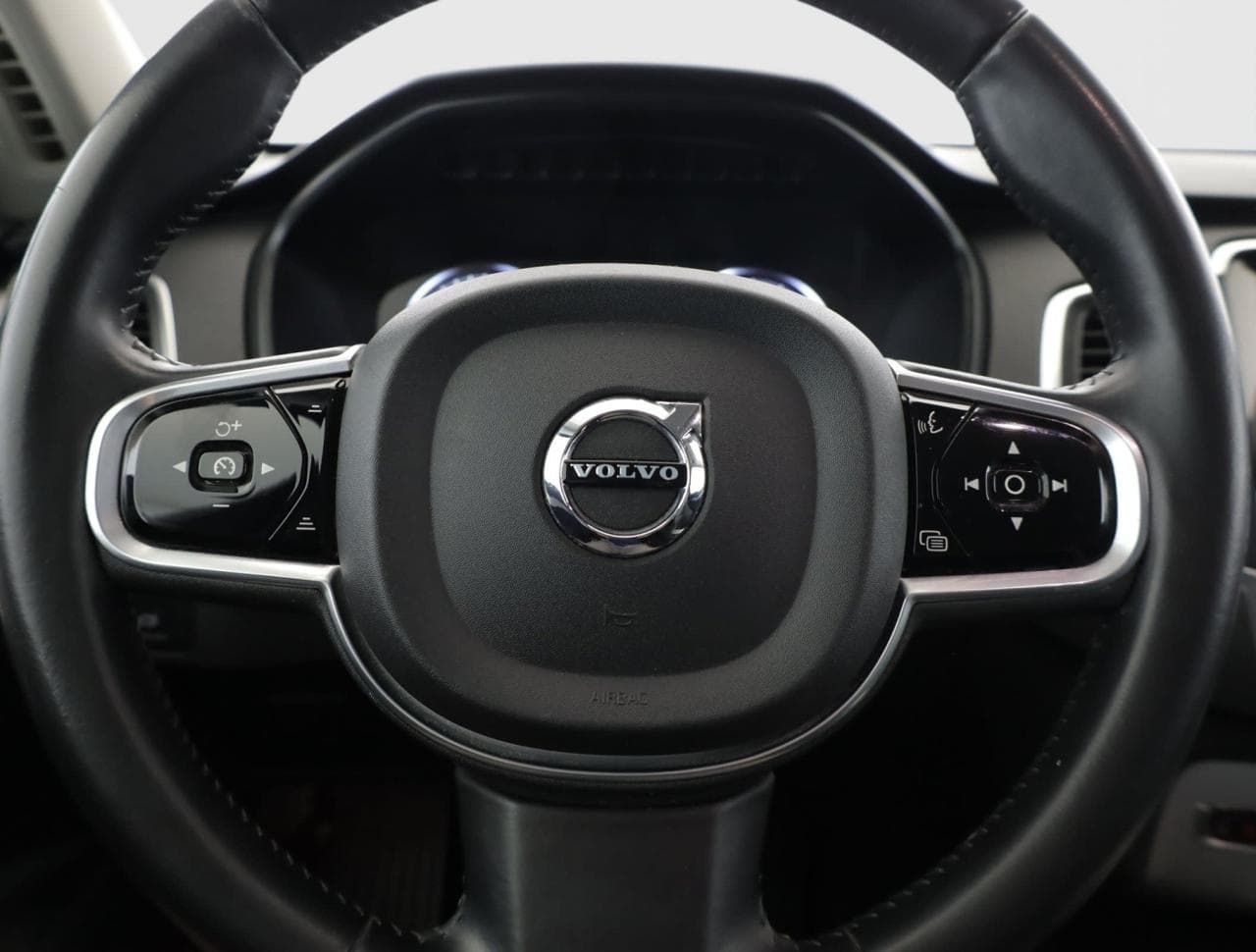 2016 Volvo XC90 - 31