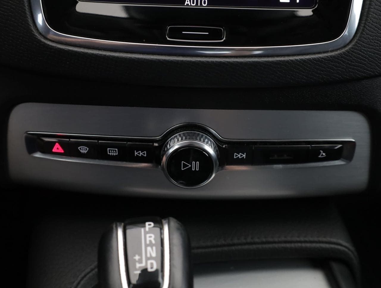 2016 Volvo XC90 - 40