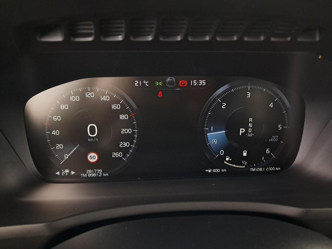2021 Volvo XC90 - 33