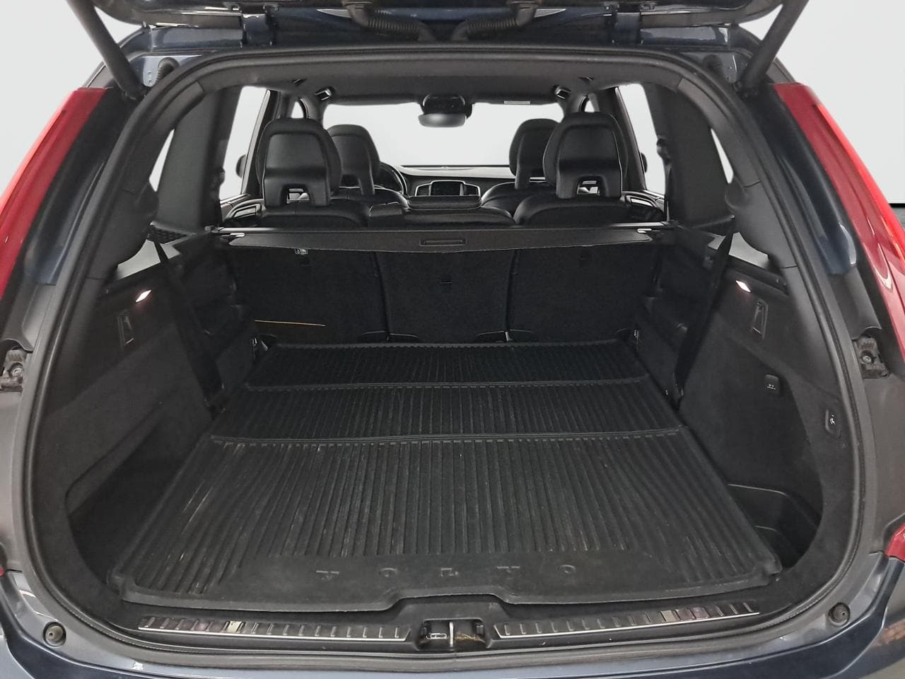 2021 Volvo XC90 - 39