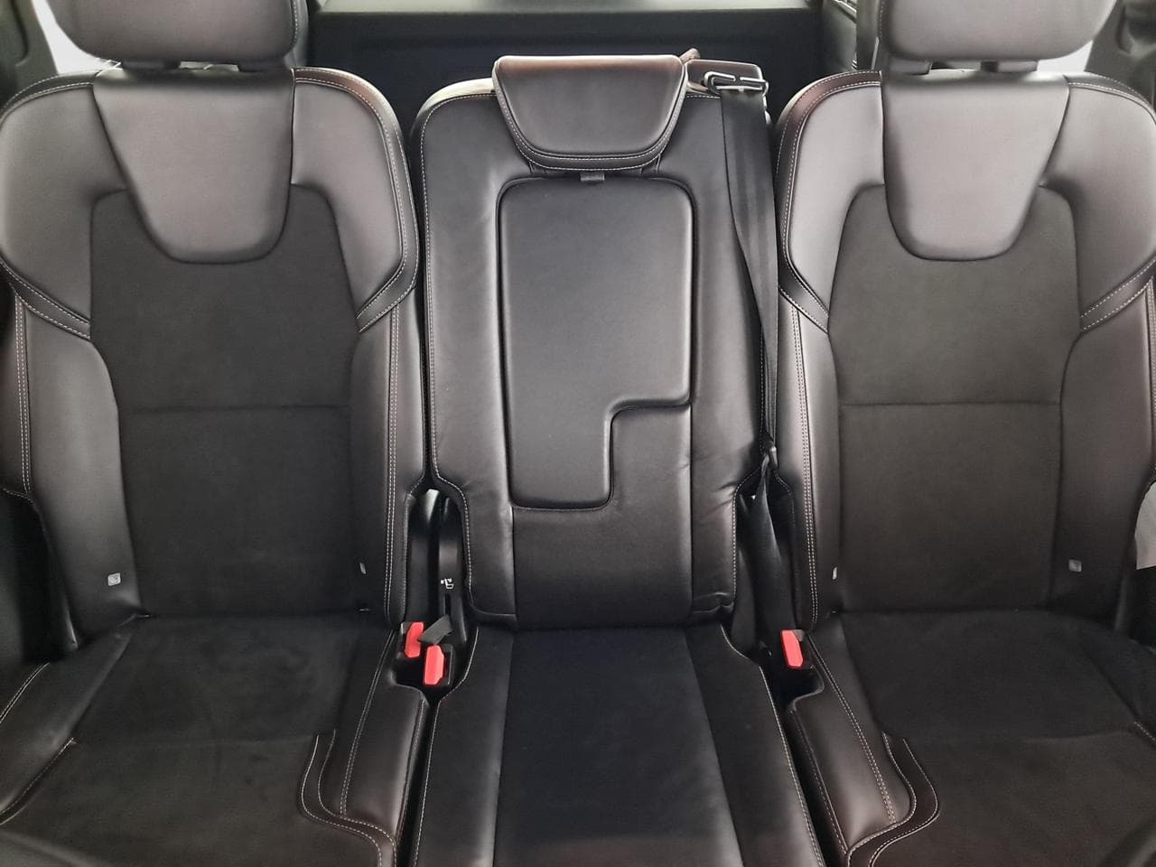 2021 Volvo XC90 - 27