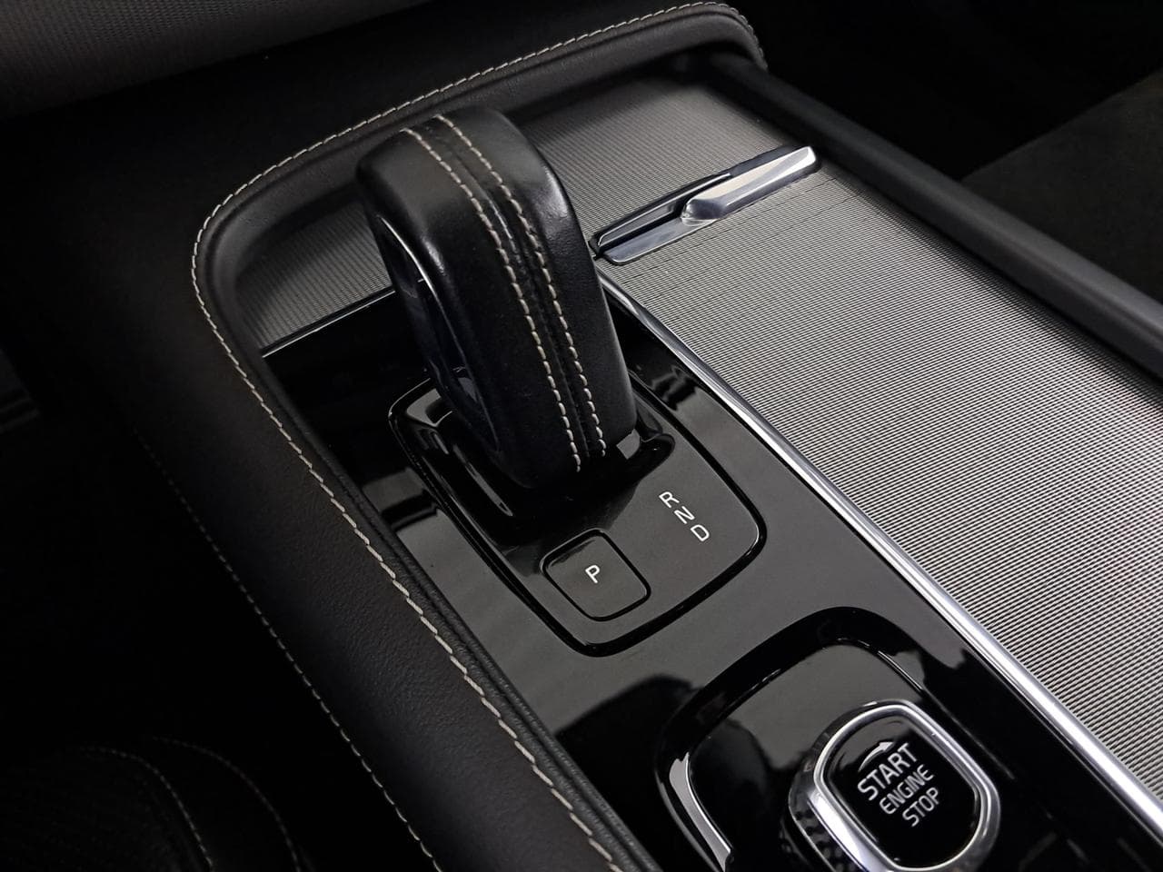 2021 Volvo XC90 - 37