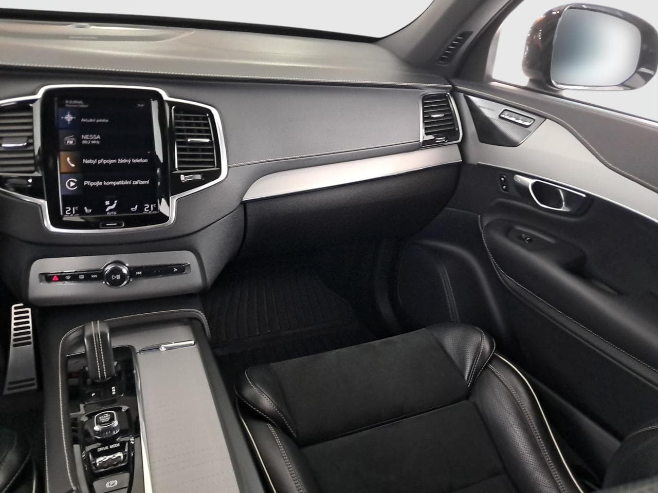 2021 Volvo XC90 - 21