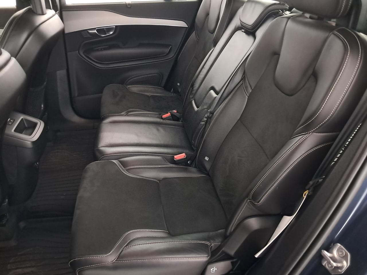 2021 Volvo XC90 - 29