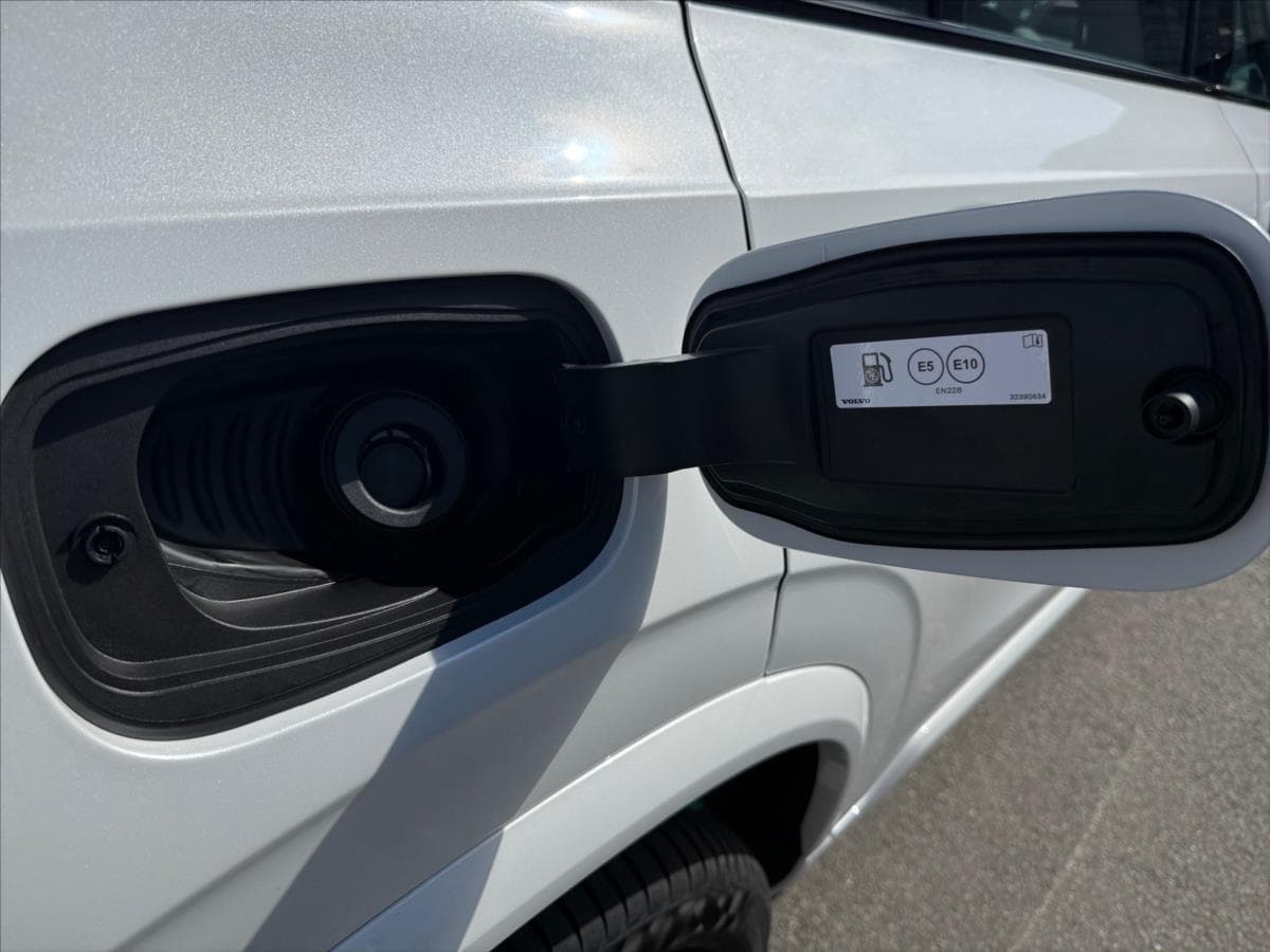 2026 Volvo XC90 - 13