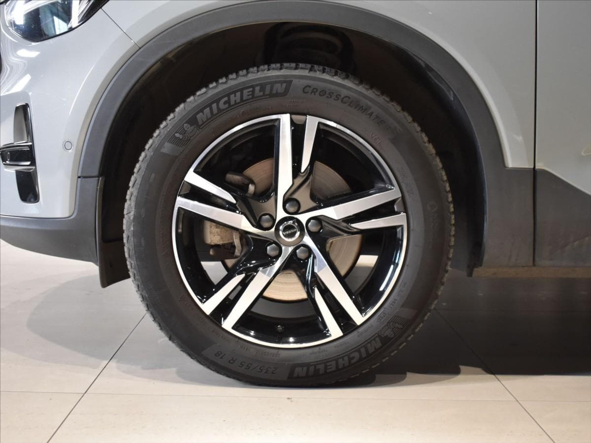 2023 Volvo XC40 - 16