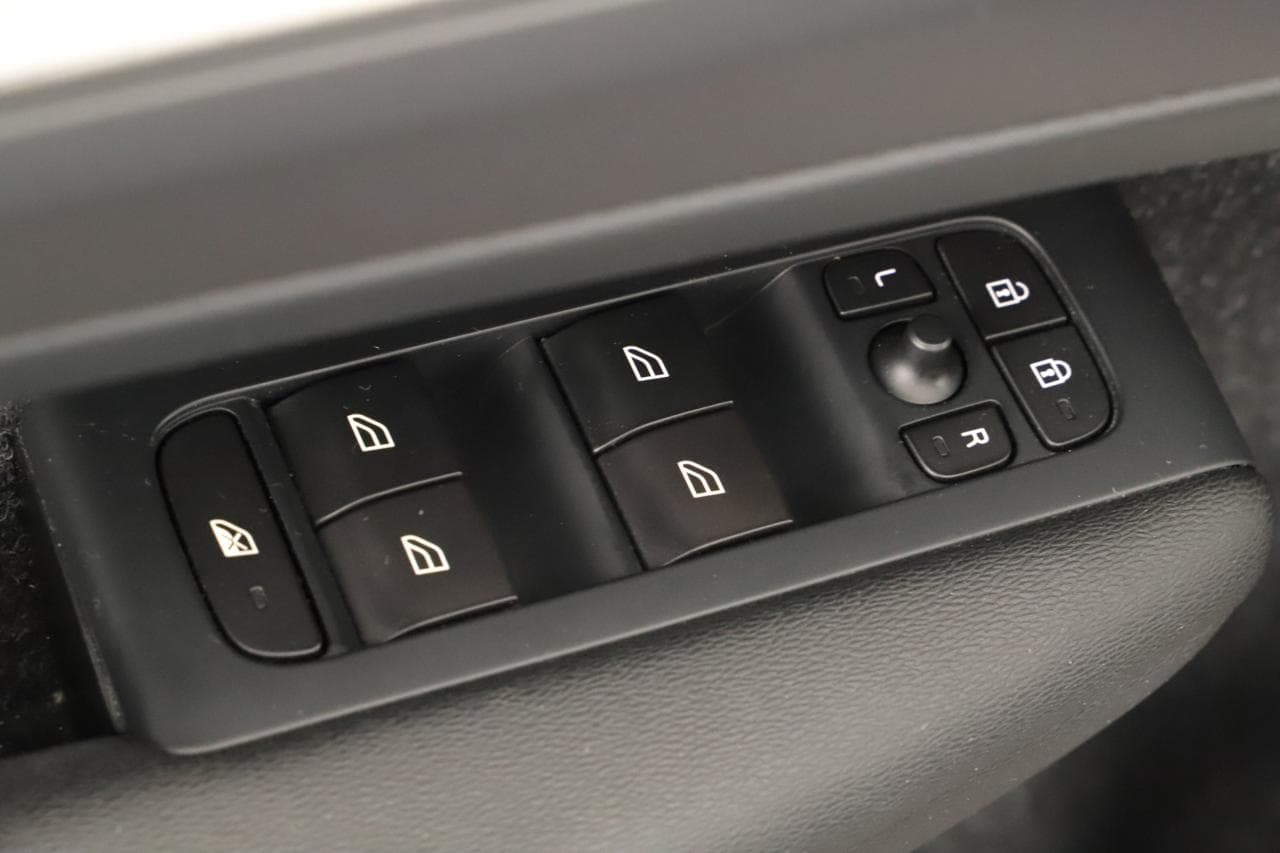 2018 Volvo XC40 - 36