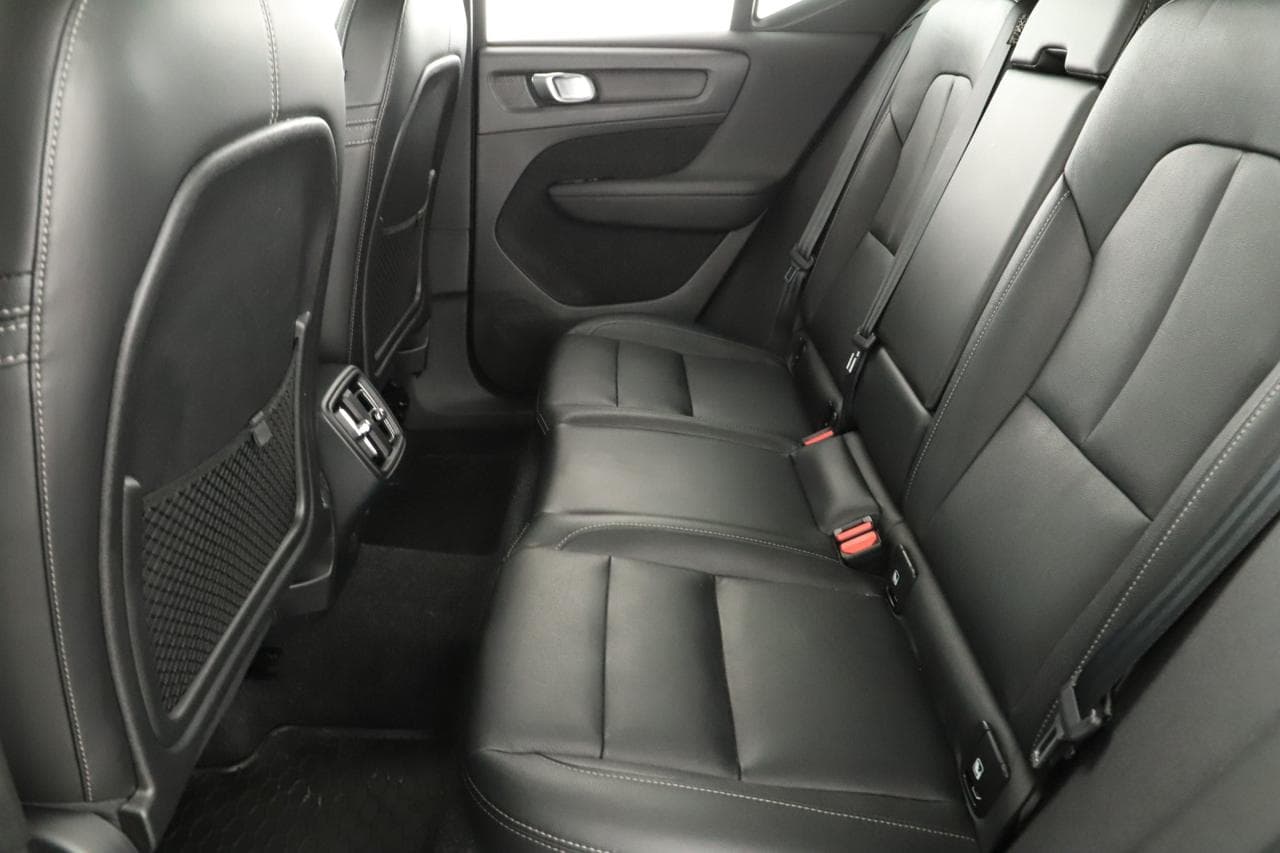 2019 Volvo XC40 - 12