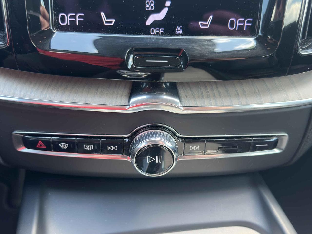 2021 Volvo XC60 - 26