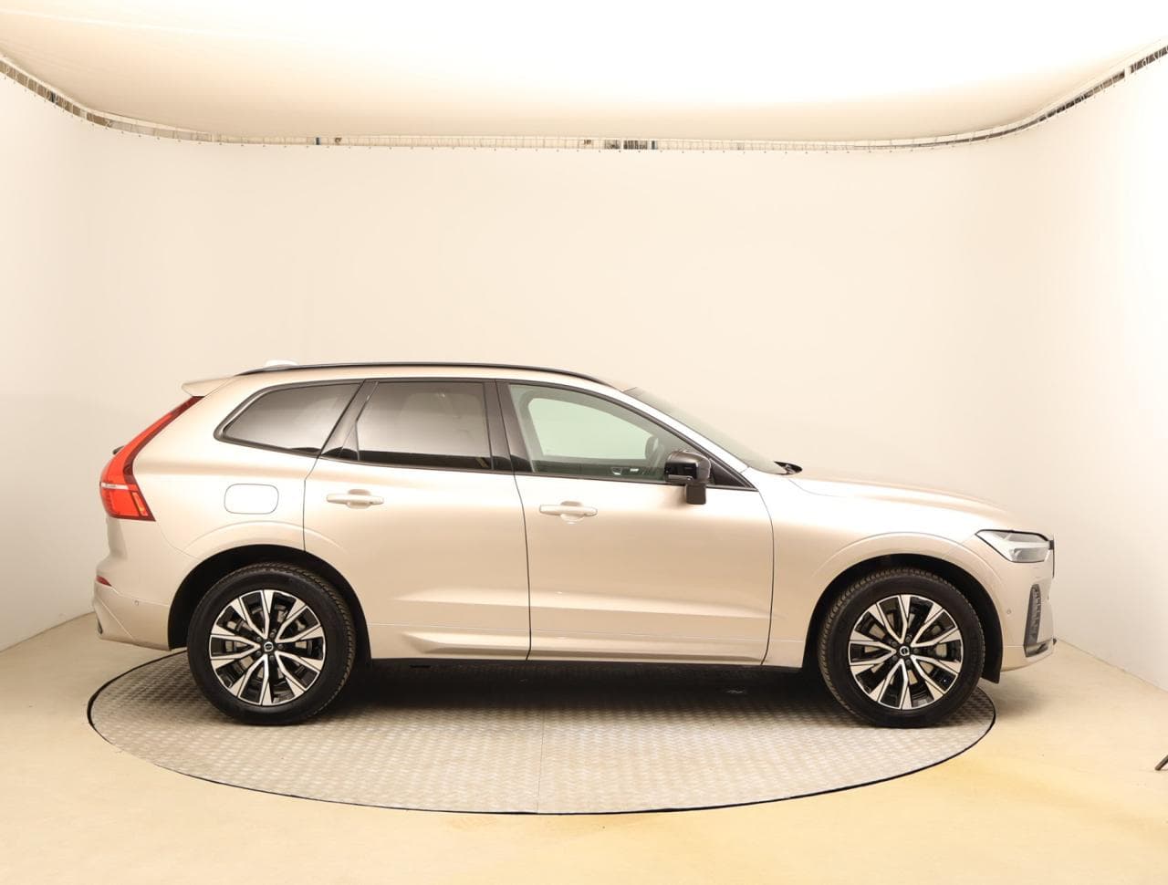 2023 Volvo XC60 - 8
