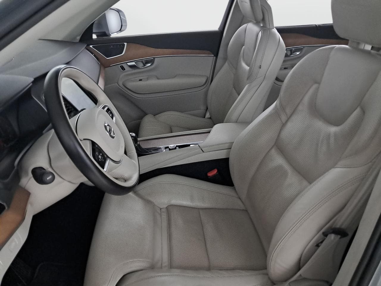 2018 Volvo XC90 - 30