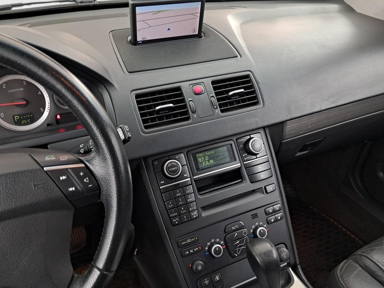 2011 Volvo XC90 - 18