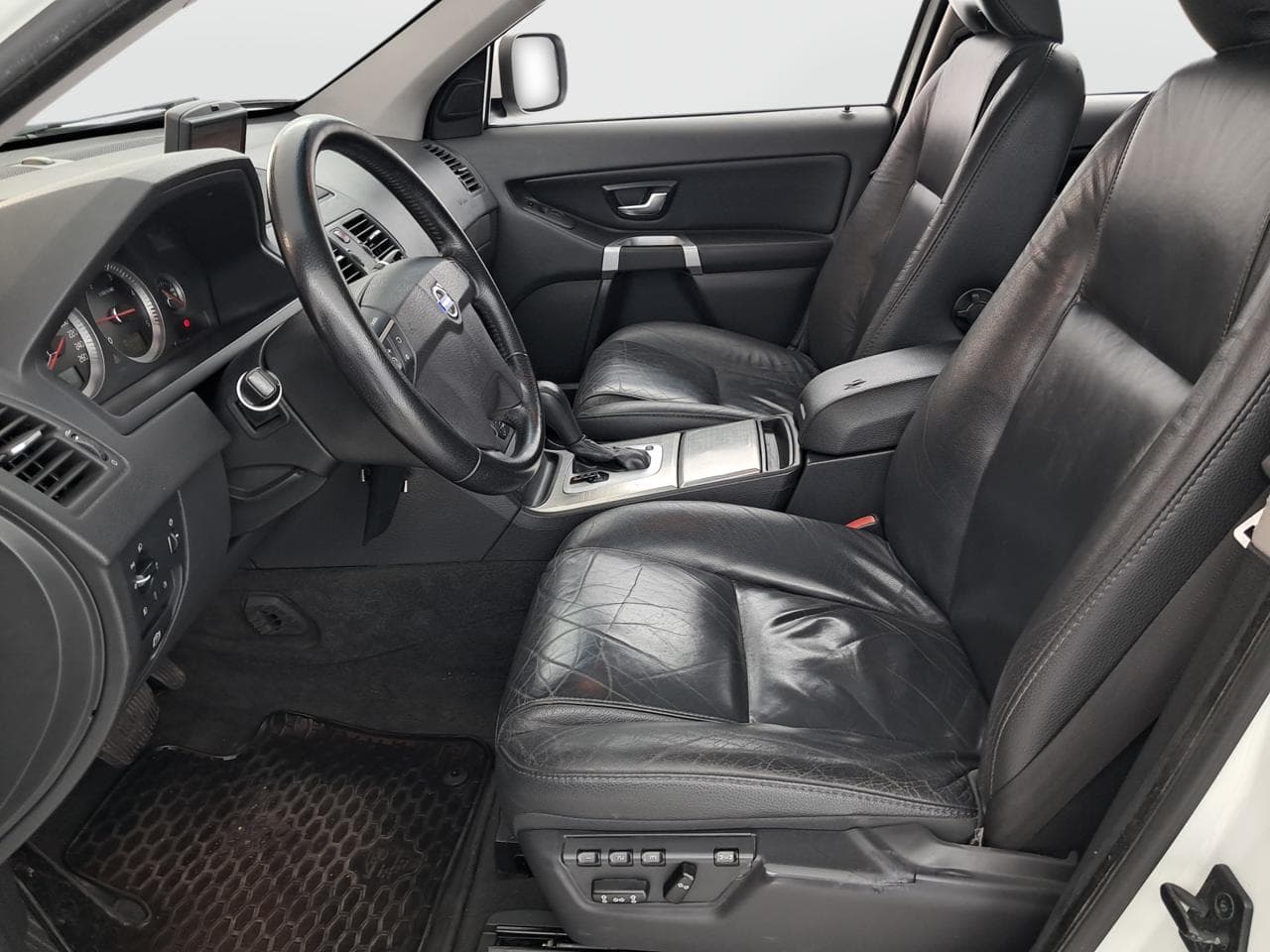 2011 Volvo XC90 - 16