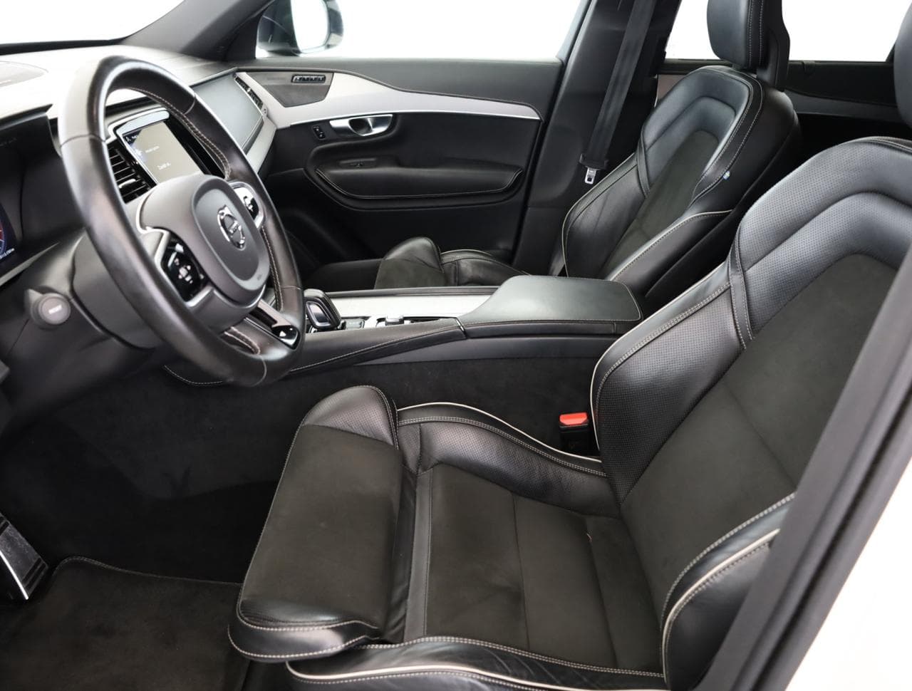 2021 Volvo XC90 - 13
