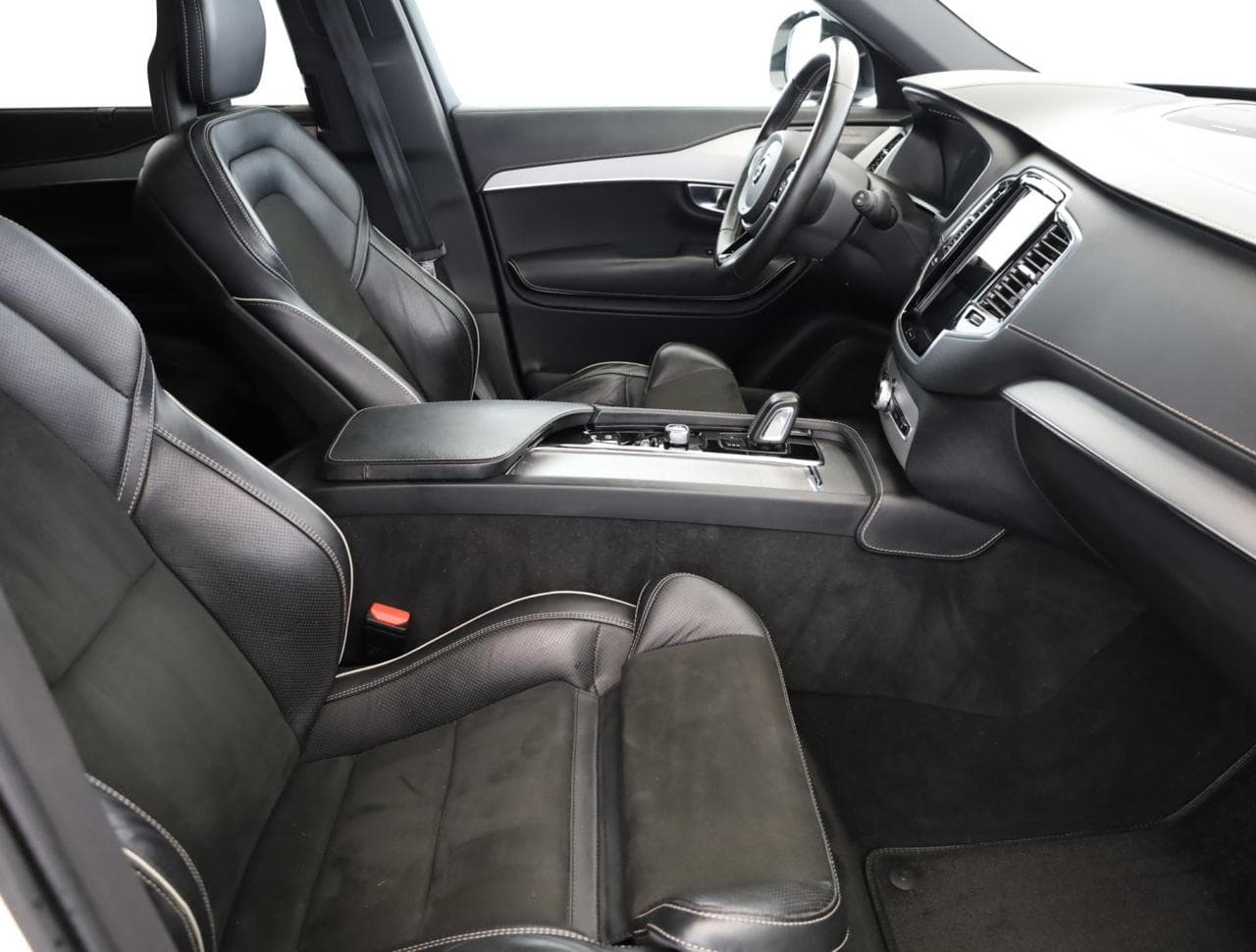 2021 Volvo XC90 - 10