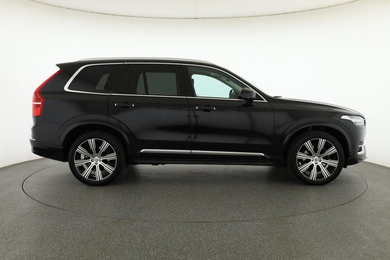 2022 Volvo XC90 - 8