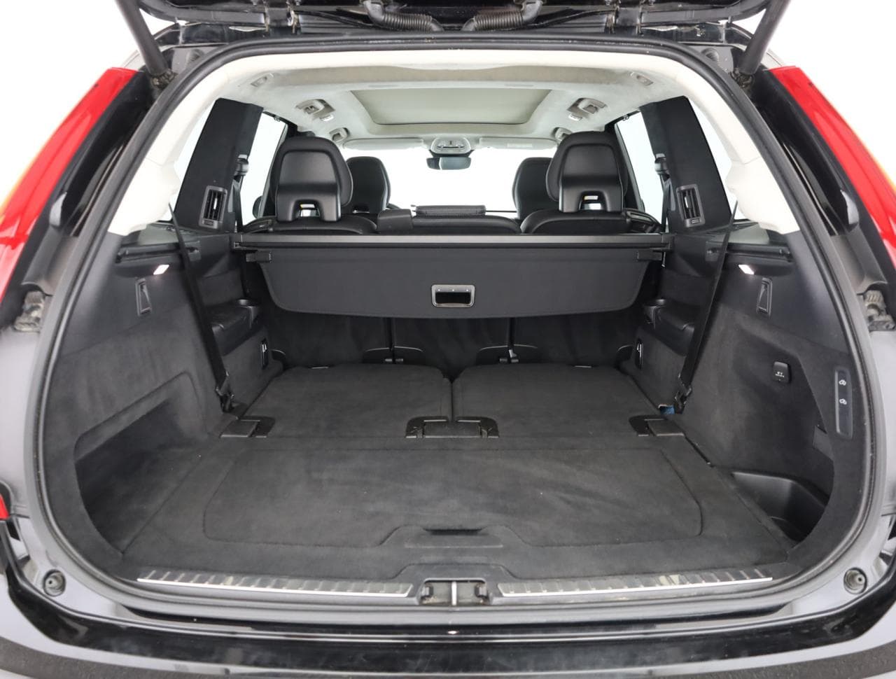 2022 Volvo XC90 - 17