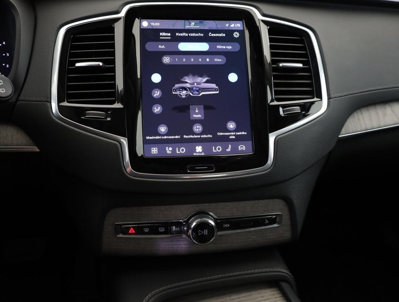 2022 Volvo XC90 - 15