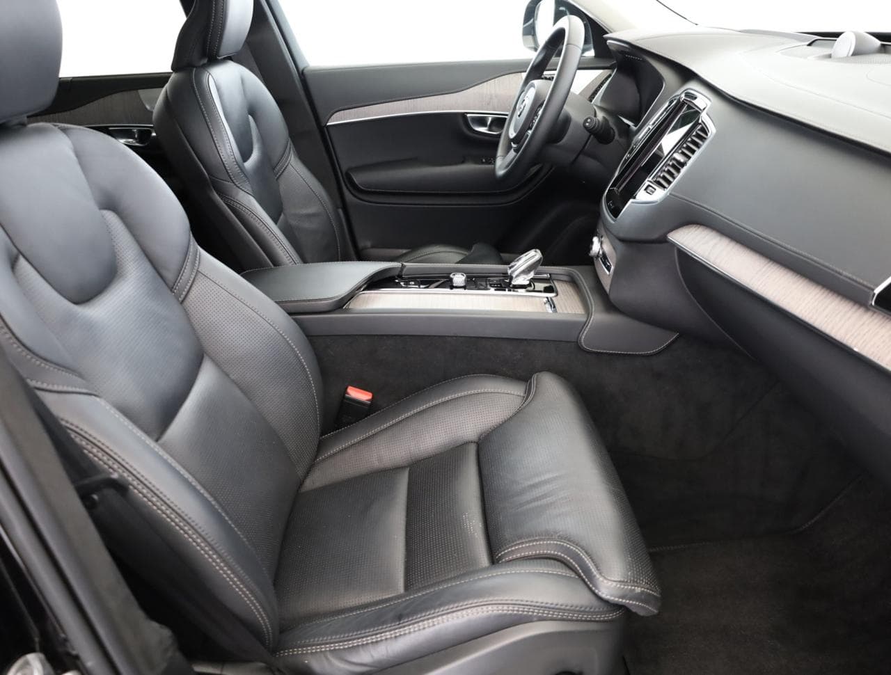 2022 Volvo XC90 - 10