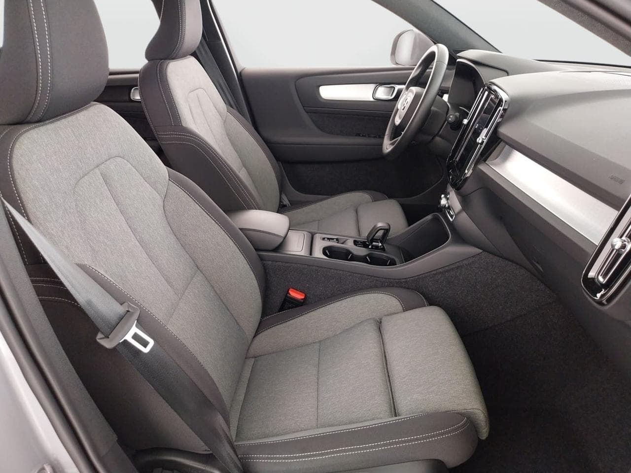 2024 Volvo XC40 - 12