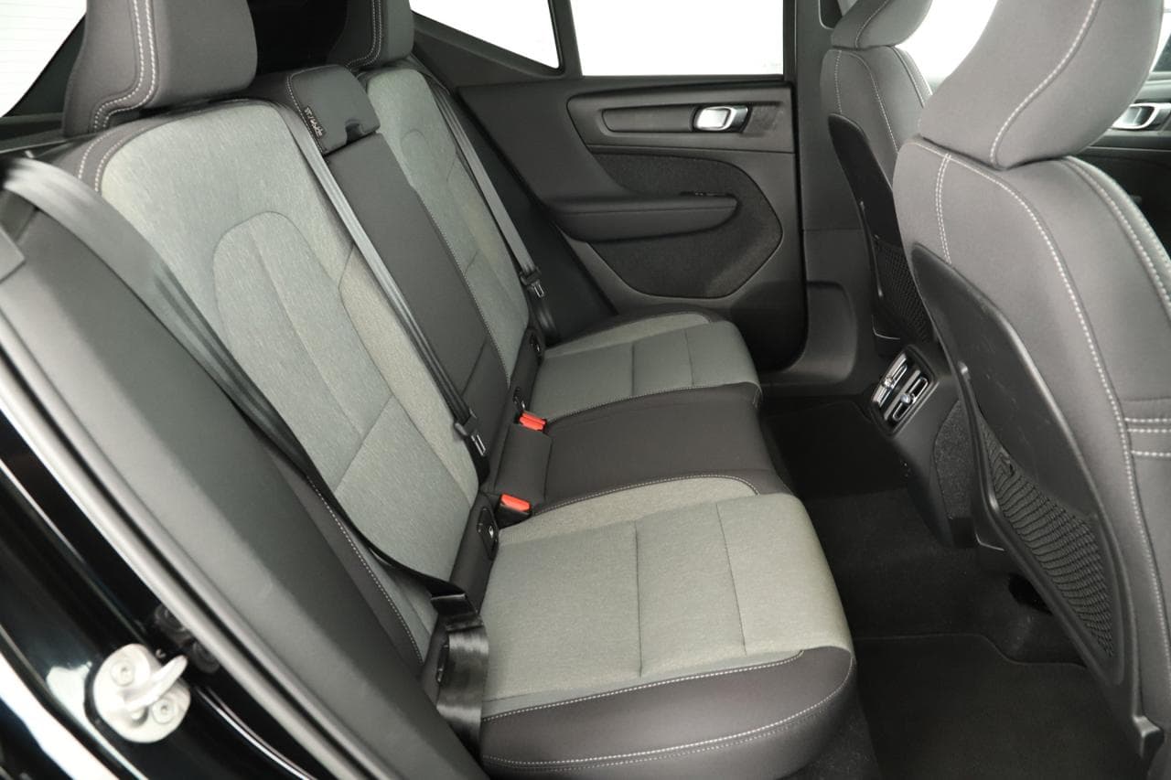 2022 Volvo XC40 - 10