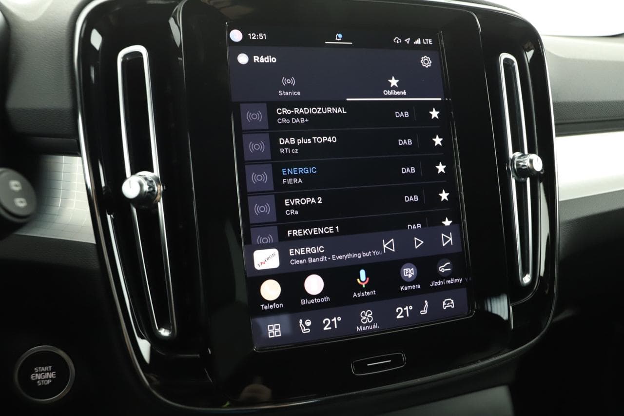 2022 Volvo XC40 - 15