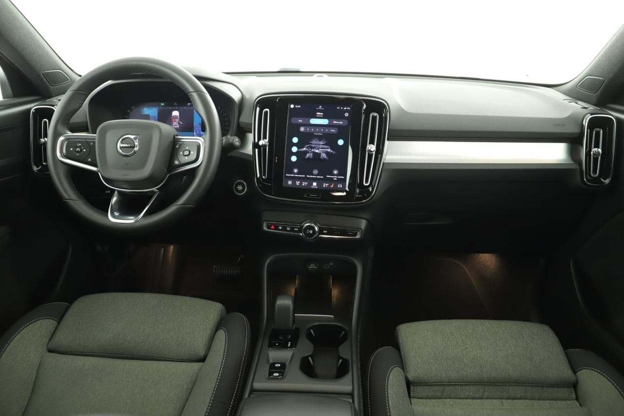 2022 Volvo XC40 - 9