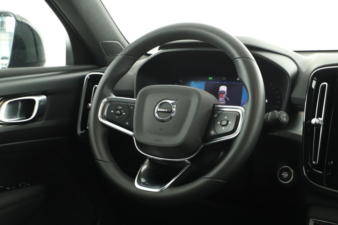 2022 Volvo XC40 - 14