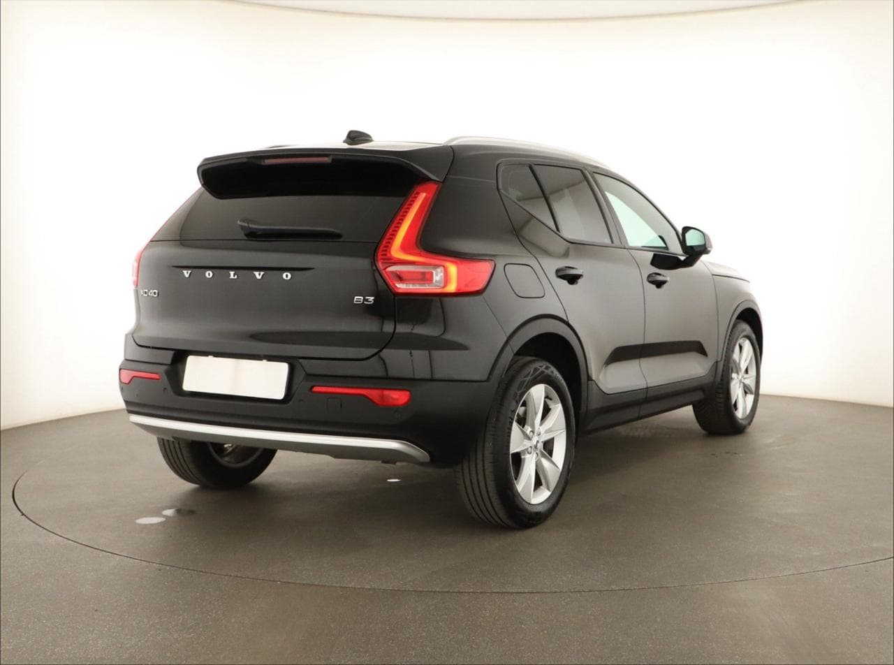 2022 Volvo XC40 - 7