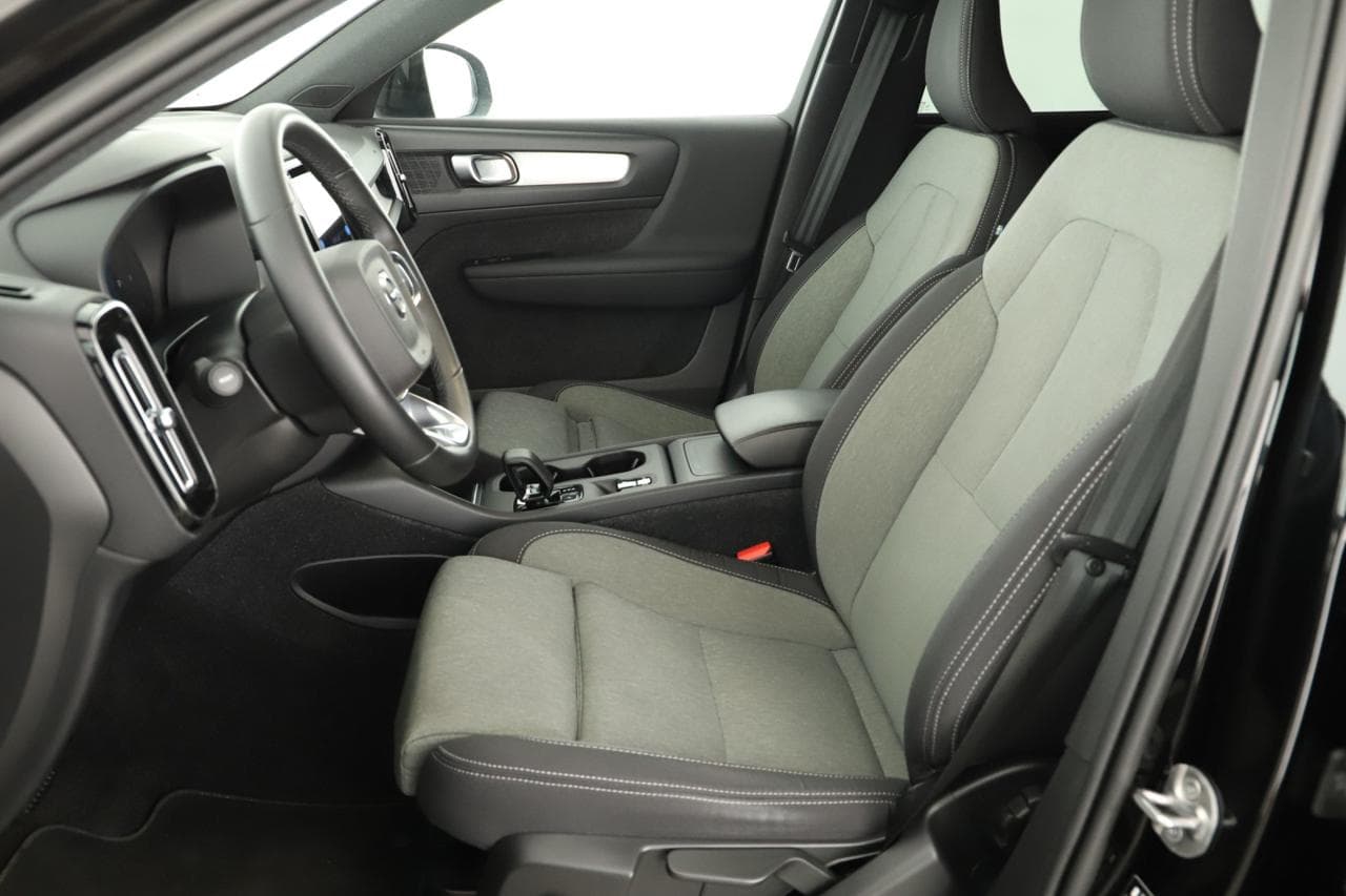 2022 Volvo XC40 - 12
