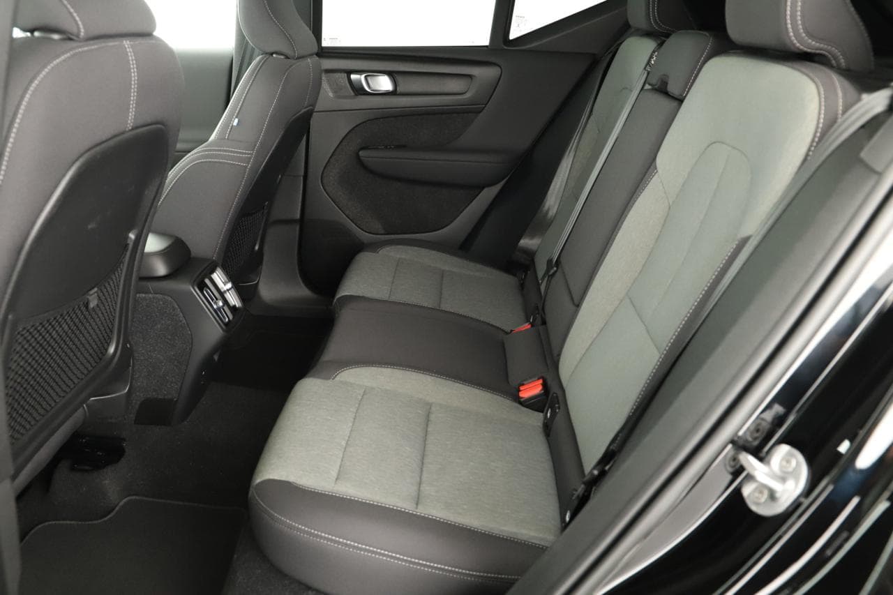 2022 Volvo XC40 - 11