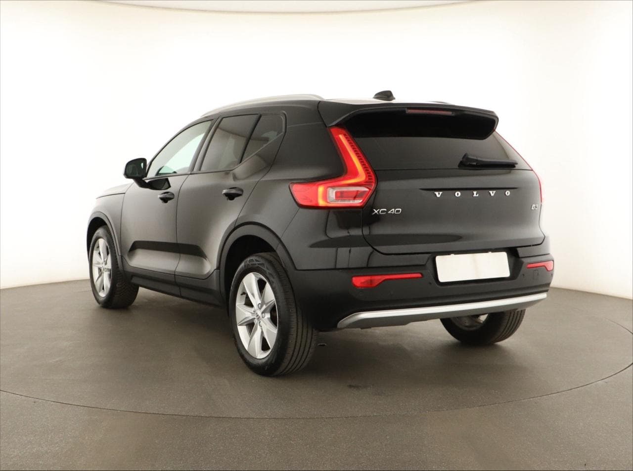2022 Volvo XC40 - 5
