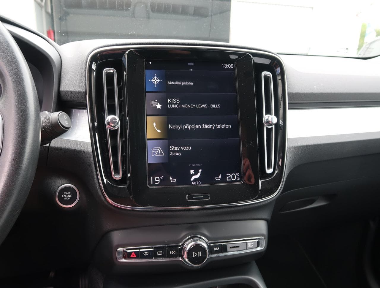 2019 Volvo XC40 - 18