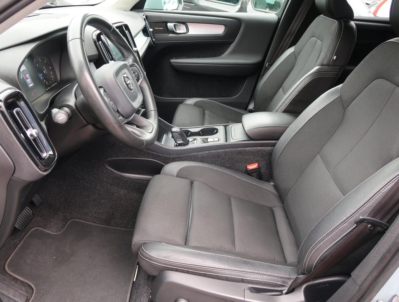 2019 Volvo XC40 - 16