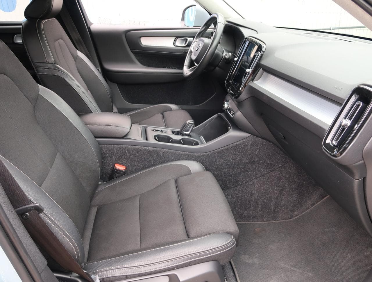 2019 Volvo XC40 - 12