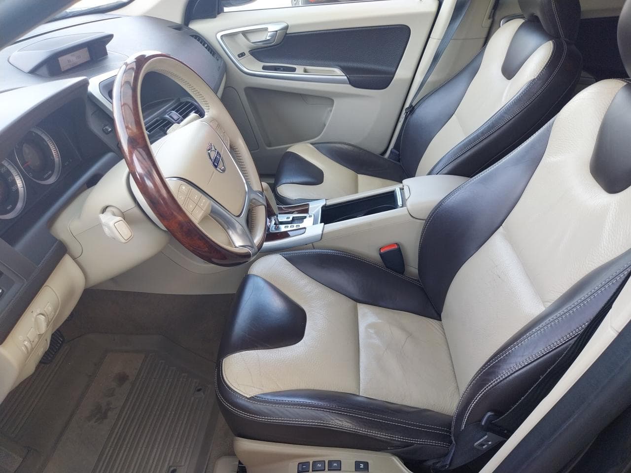 2010 Volvo XC60 - 16