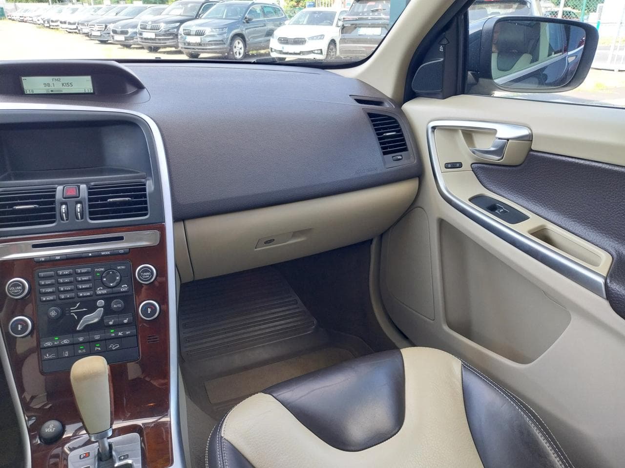 2010 Volvo XC60 - 11