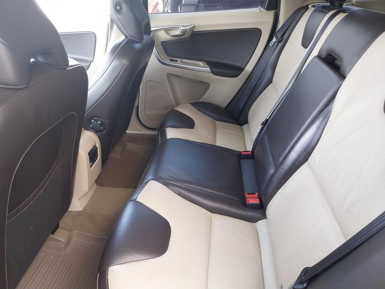 2010 Volvo XC60 - 15