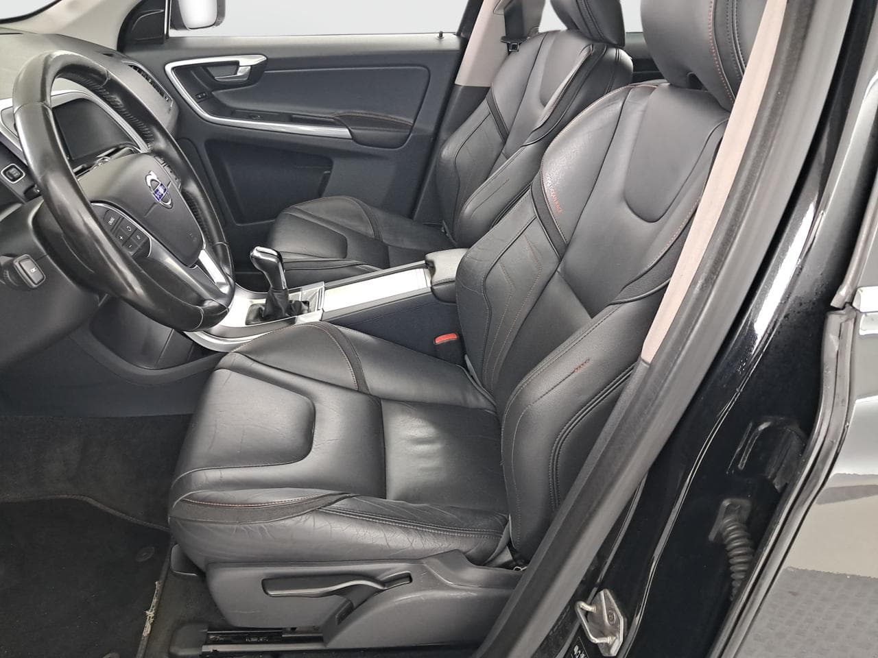 2015 Volvo XC60 - 16